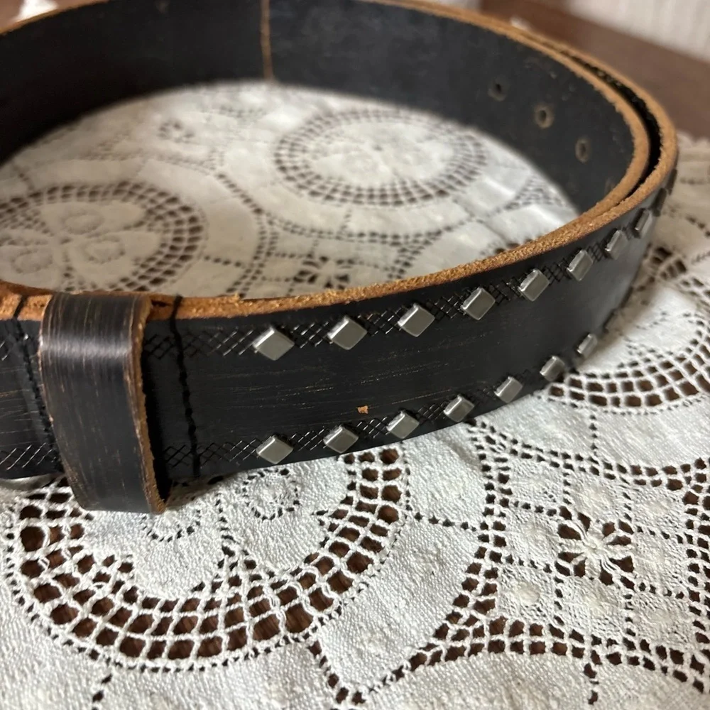 Calvin Klein Vintage Men's Brown Rustic Leather Belt with Silver Buckle Western